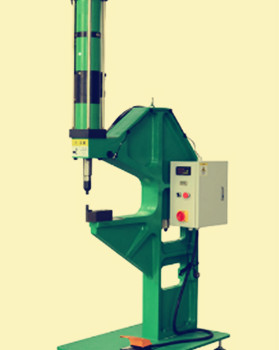 鉚接機的模具為什么容易斷裂？