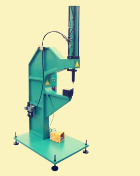 國產(chǎn)鉚接機多少錢一臺？