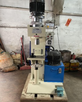 浙江鉚接機廠家進行選擇時應(yīng)該注意哪些問題？