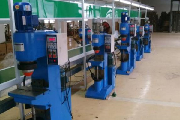 無鉚釘鉚接機廠家不會選？建議這樣選！ 圖2