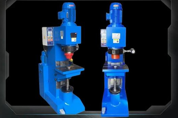 鉚頭不轉(zhuǎn)？可能使用的是徑向鉚接機(jī)！ 圖2