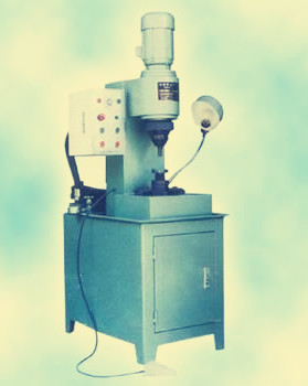 采購時選擇氣動鉚接機好還是液壓鉚接機好？