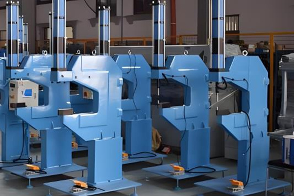 鉚接機(jī)出現(xiàn)小問(wèn)題？教你一招就搞定！