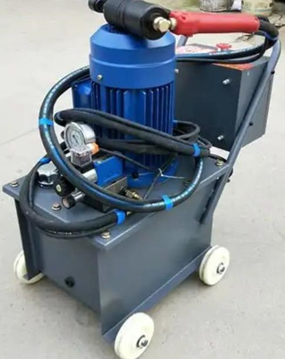 如何確保液壓鉚接機(jī)的鉚接質(zhì)量？先選對(duì)設(shè)備！